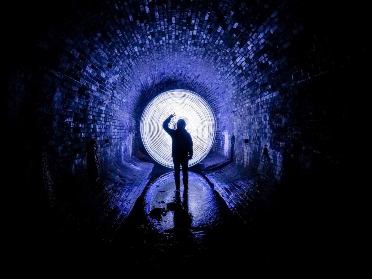 Uma Luz no fim do túnel Uma Luz no fim do túnel